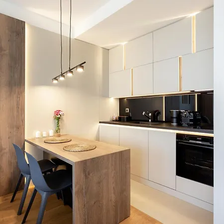 Leo Urban Lux, Comfort - Stay, Free Garage Apartment