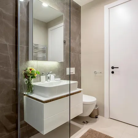 Leo Urban Lux, Comfort - Stay, Free Garage Apartment Belgrade